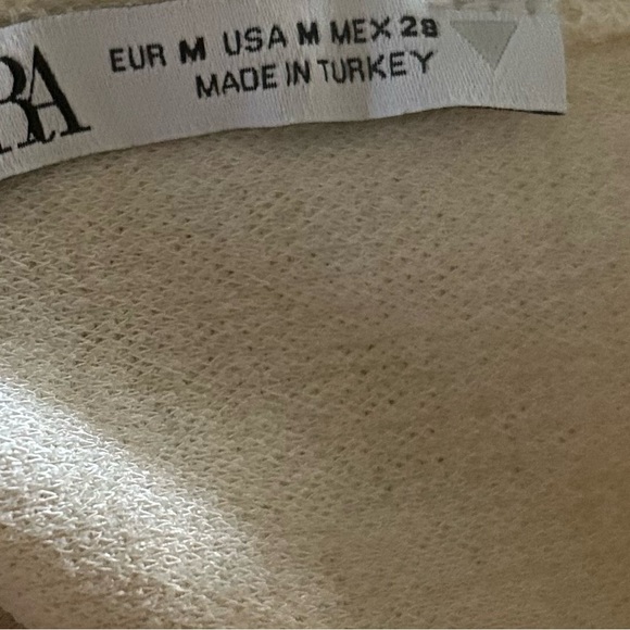 Zara Elegant off White Lace embroidered open back short Romper size M - Picture 6 of 6